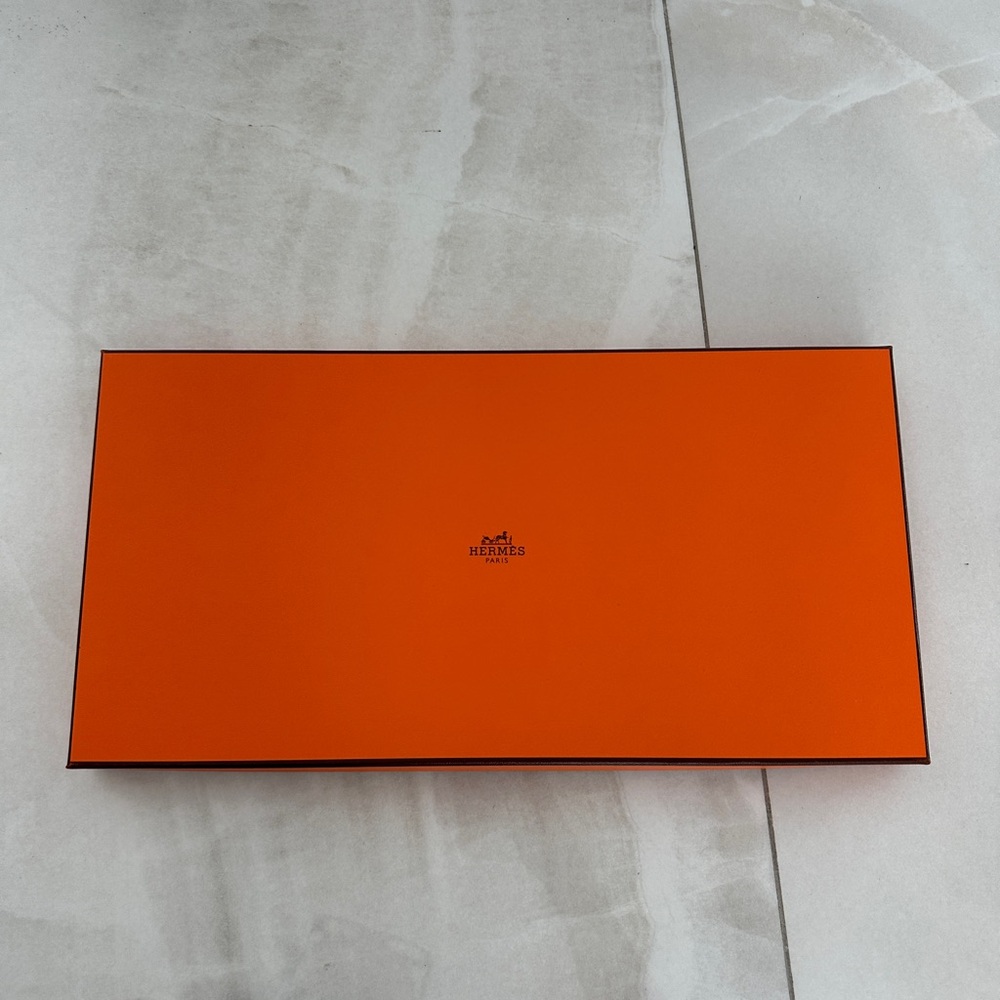 Classic Hermes Long Scarf Box with 2025 Ribbon and Tissue Paper - Picture 3 of 9